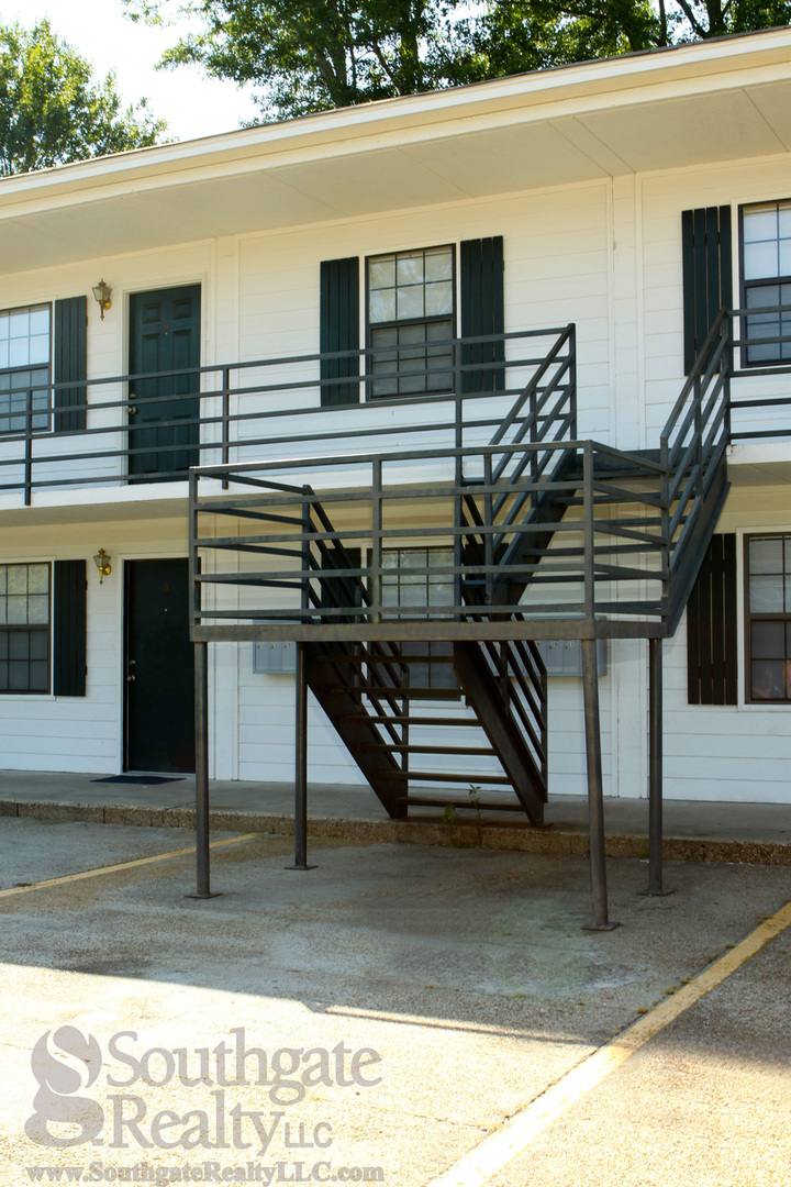 Apartment for rent at 2006 Oak Grove Rd, Hattiesburg, MS 39402