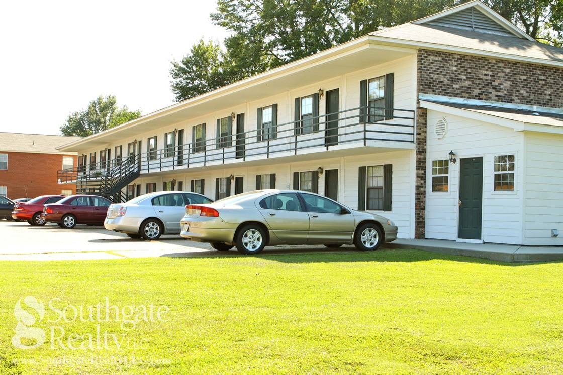 Apartment for rent at 2006 Oak Grove Rd, Hattiesburg, MS 39402