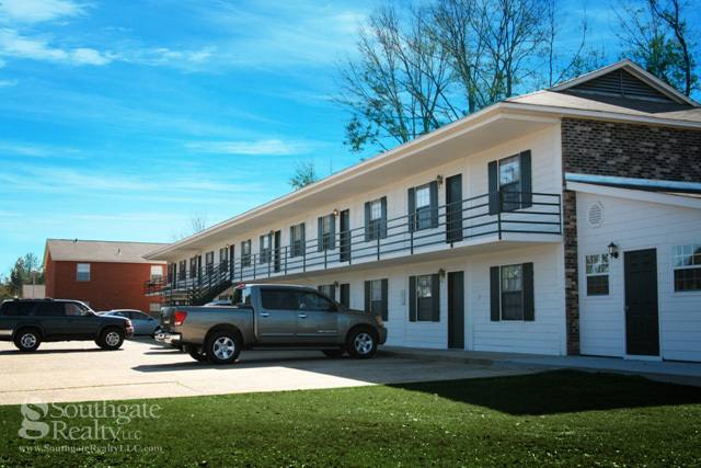 Apartment for rent at 2006 Oak Grove Rd, Hattiesburg, MS 39402