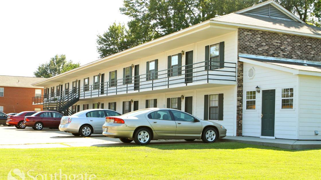 Apartment for rent at 2006 Oak Grove Rd, Hattiesburg, MS 39402