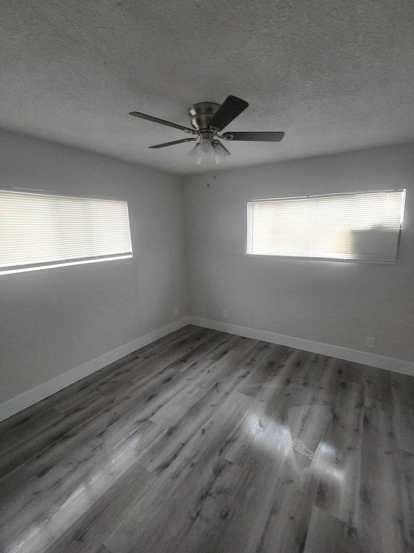 Apartment for rent at 138 E 88th St, Los Angeles, CA 90003