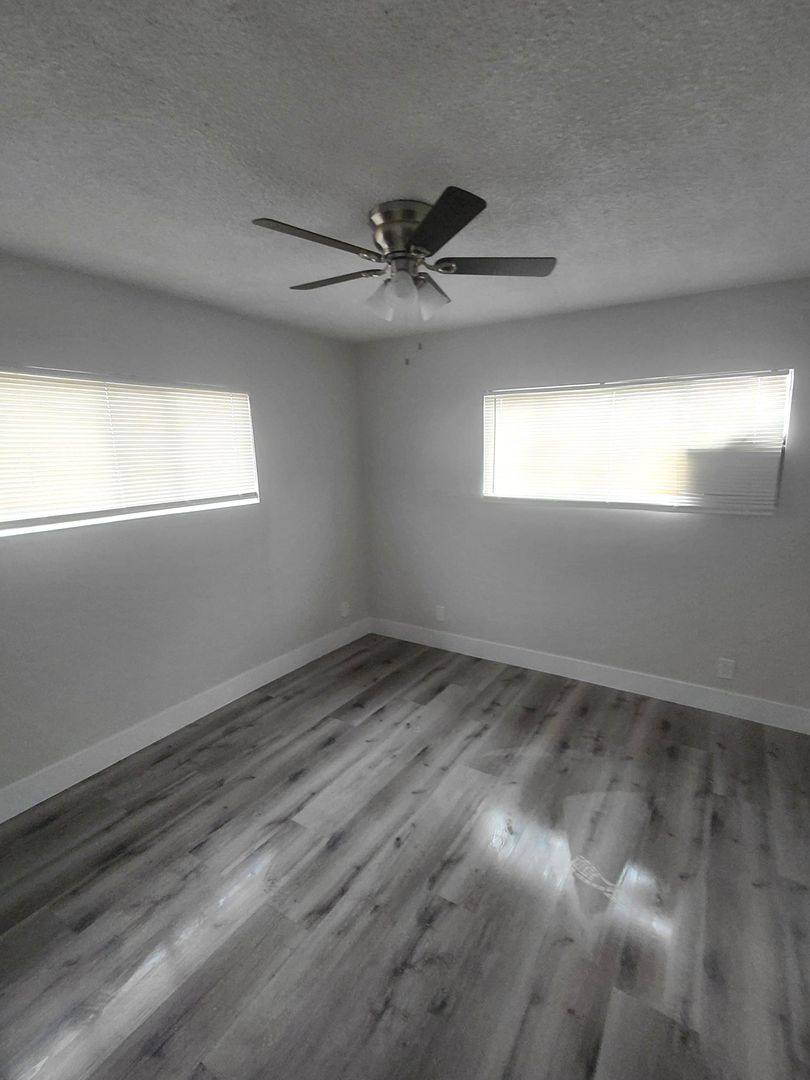 Apartment for rent at 138 E 88th St, Los Angeles, CA 90003