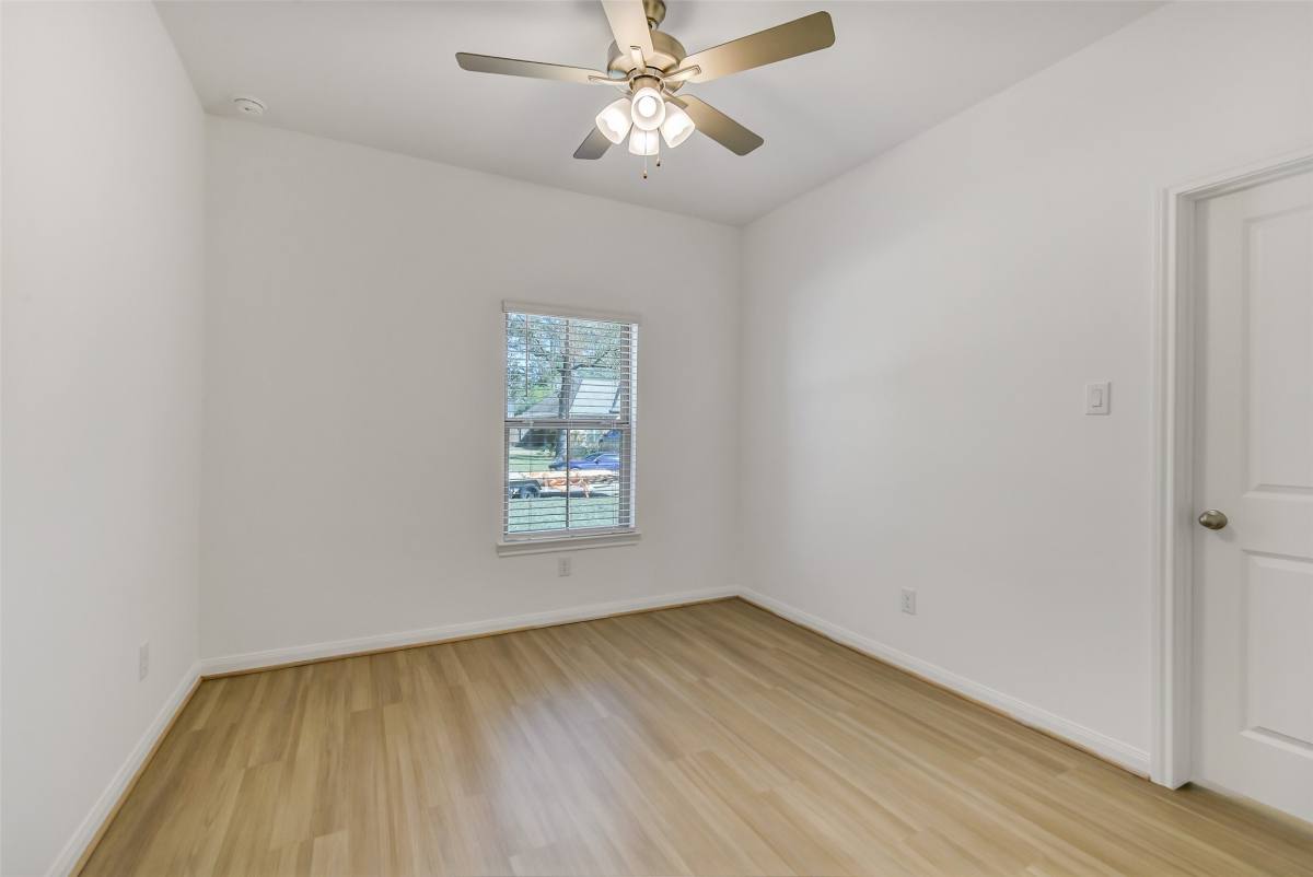 Apartment for rent at 11927 Pondwood Dr, Cypress, TX 77429
