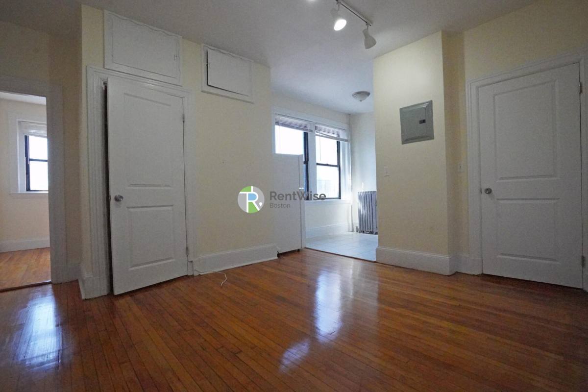 Apartment for rent at 1212 Commonwealth Ave #11, Allston, MA 02134