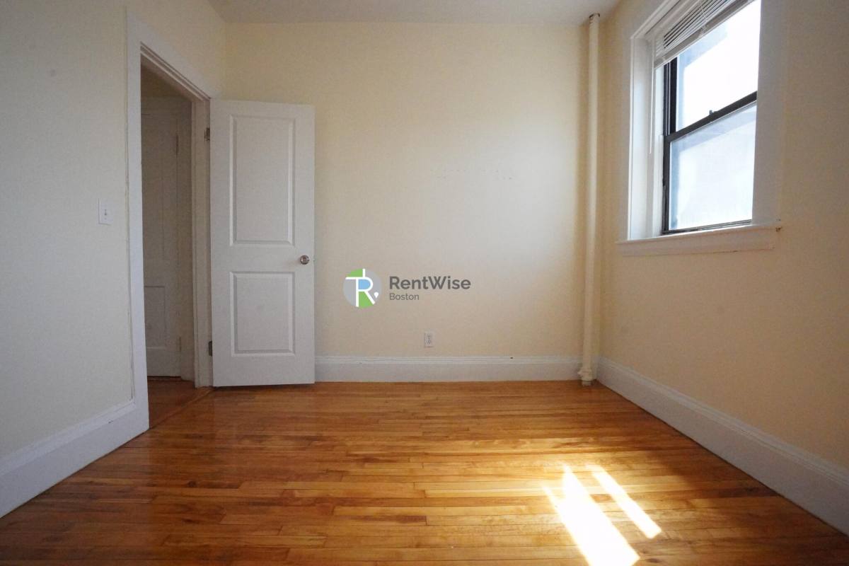 Apartment for rent at 1212 Commonwealth Ave #11, Allston, MA 02134