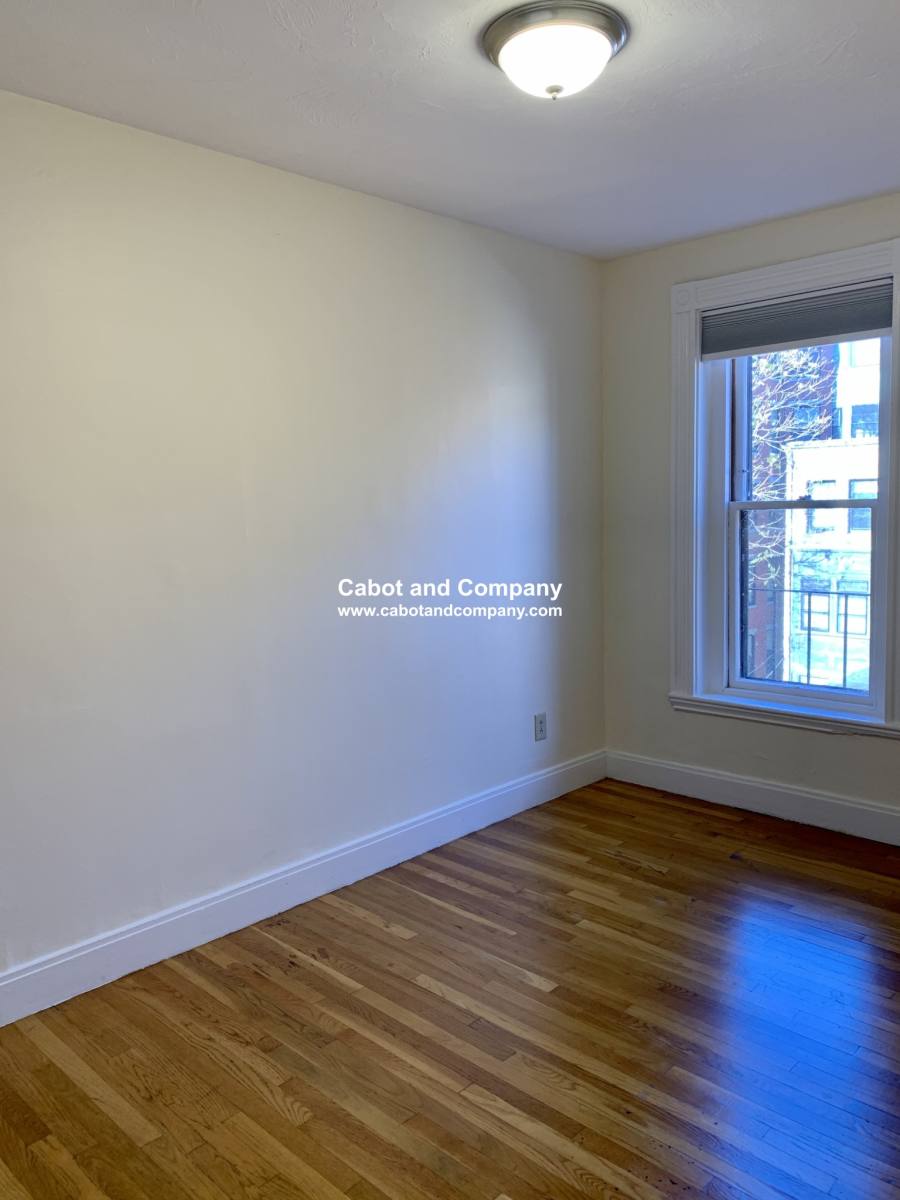 Apartment for rent at 295 Newbury St #9, Boston, MA 02115