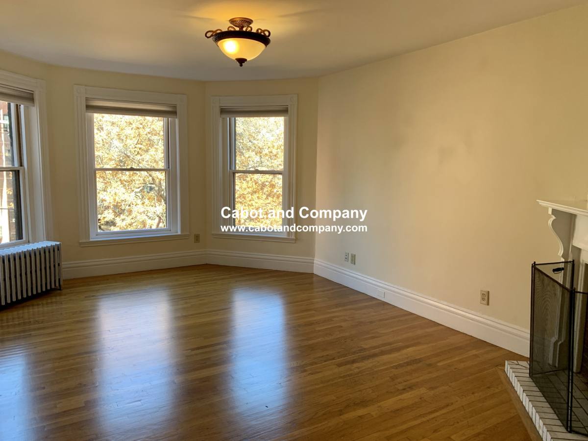 Apartment for rent at 295 Newbury St #9, Boston, MA 02115