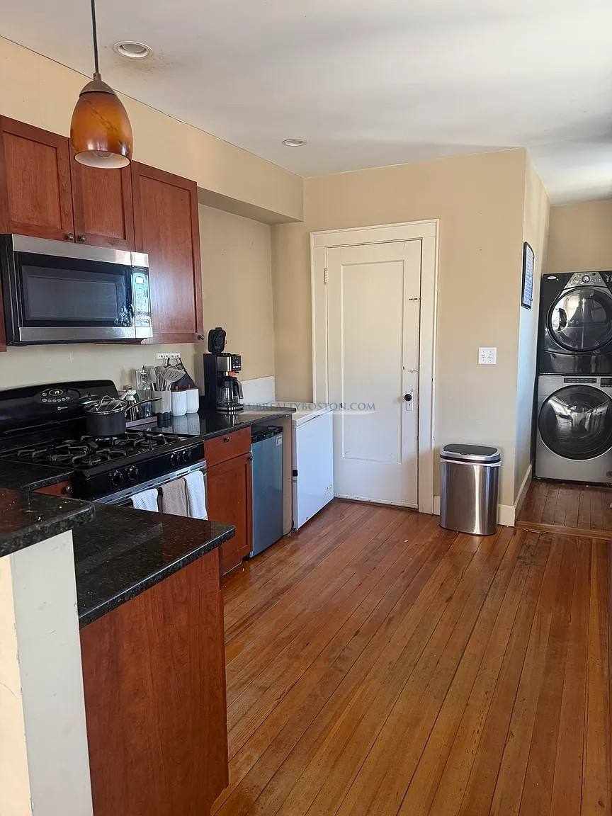 Apartment for rent at 7 Blvd Terrace, Brighton, MA 02135