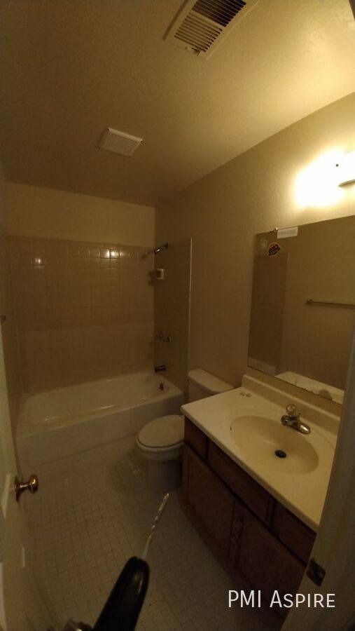 Apartment for rent at 225 E 8th Ave #D8, Longmont, CO 80501