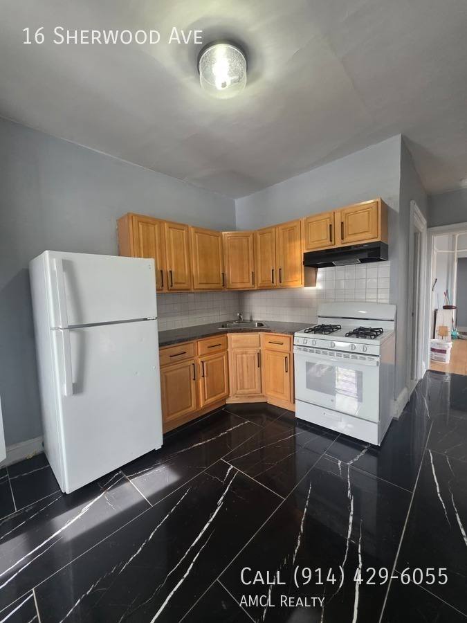Apartment for rent at 16 Sherwood Ave, Yonkers, NY 10704