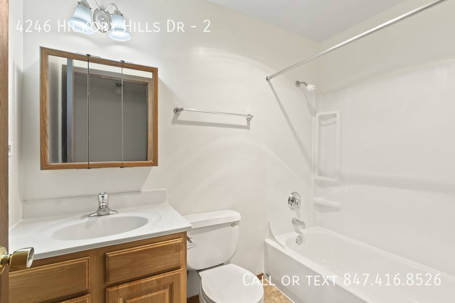 Apartment for rent at 4246 Hickory Hills Dr #2, Waukegan, IL 60087