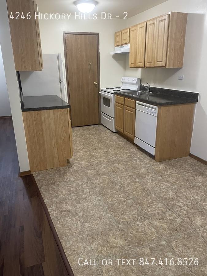 Apartment for rent at 4246 Hickory Hills Dr #2, Waukegan, IL 60087