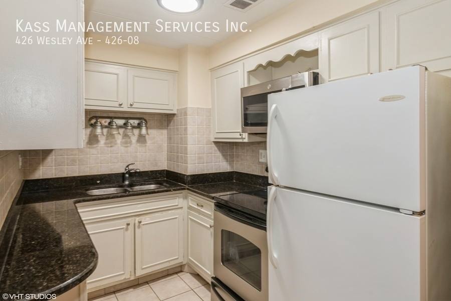 Apartment for rent at 426 Wesley Ave #8, Oak Park, IL 60302