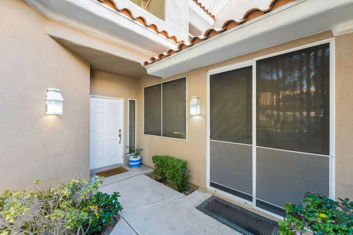 Townhouse for rent at 4970 Mount Pleasant Lane, Las Vegas, NV 89113
