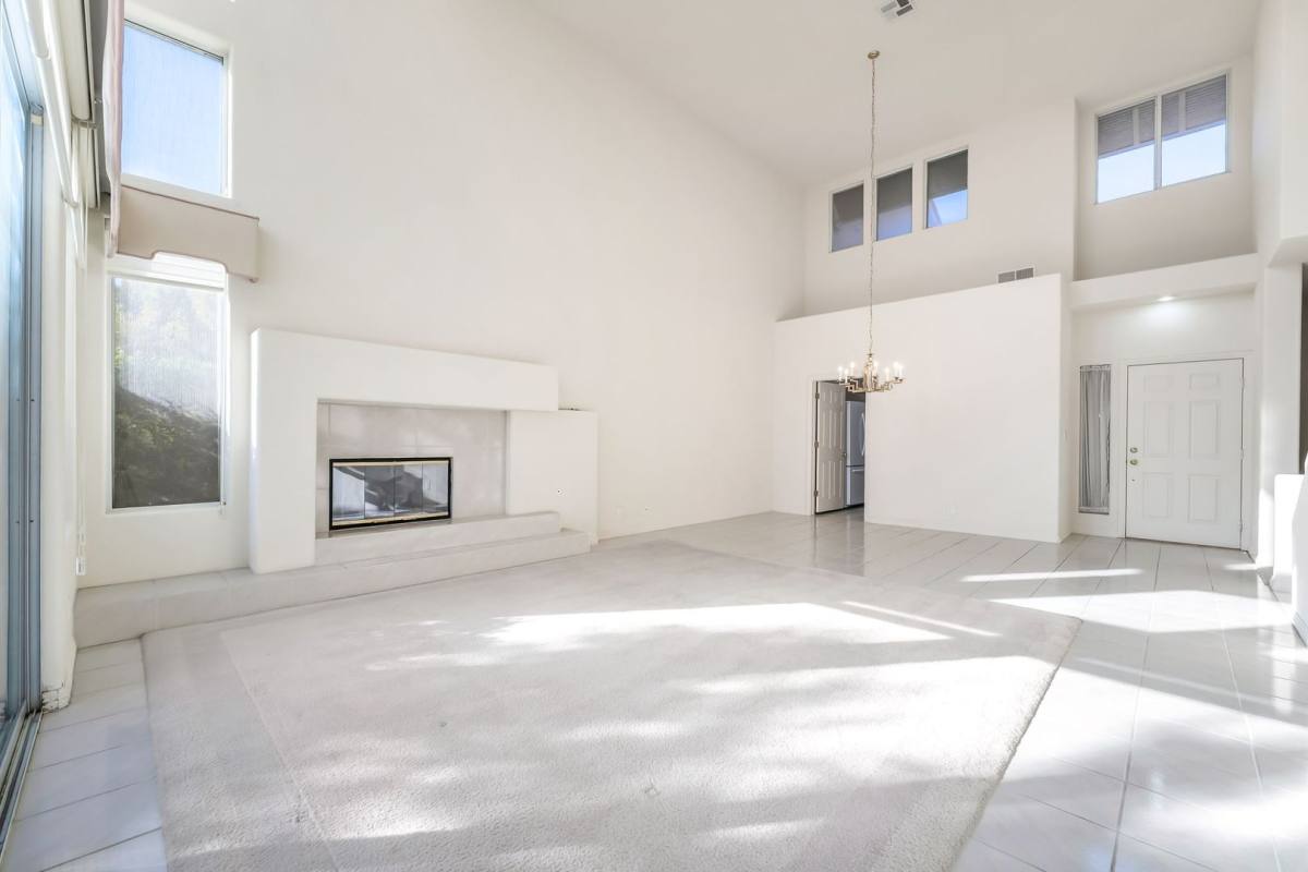 Townhouse for rent at 4970 Mount Pleasant Lane, Las Vegas, NV 89113