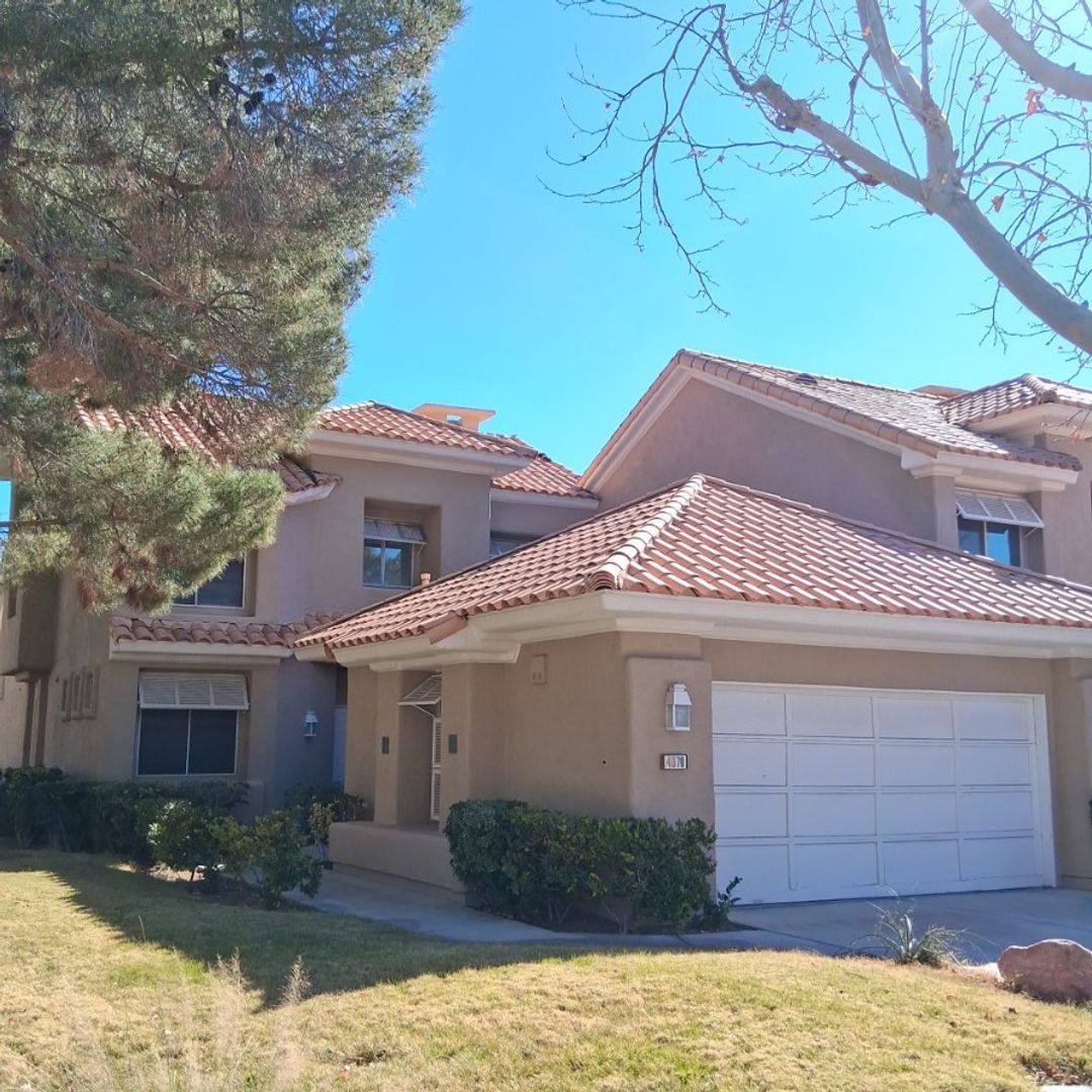 Townhouse for rent at 4970 Mount Pleasant Lane, Las Vegas, NV 89113