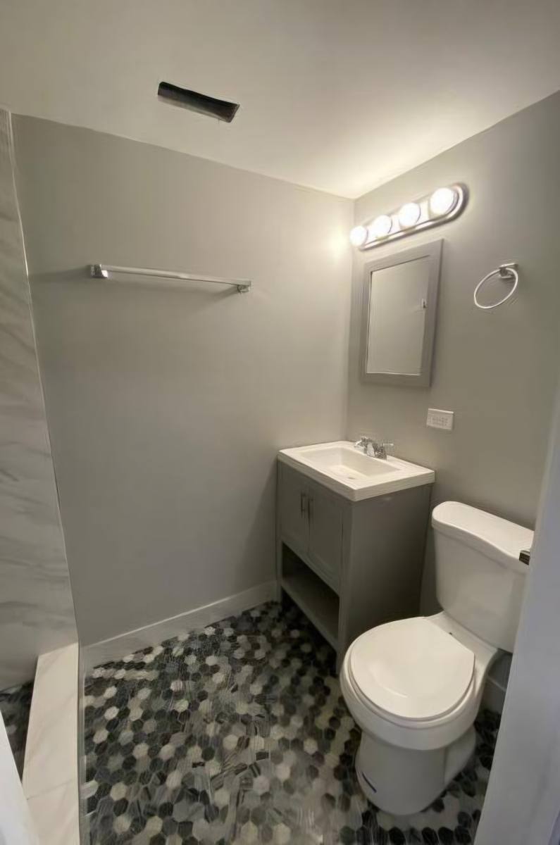 Apartment for rent at 5700 S Wabash #B, Chicago, IL 60637