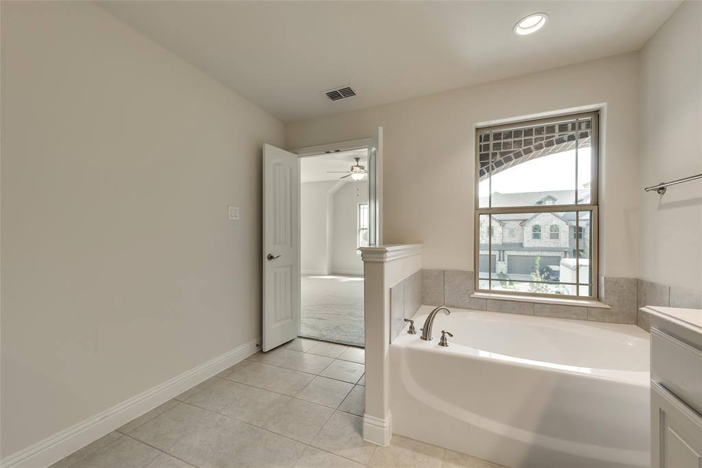 Townhouse for rent at 1245 Wiltshire Dr, Allen, TX 75013