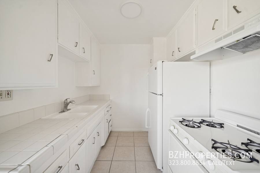 Apartment for rent at 2038 S Holt Ave #16, Los Angeles, CA 90034