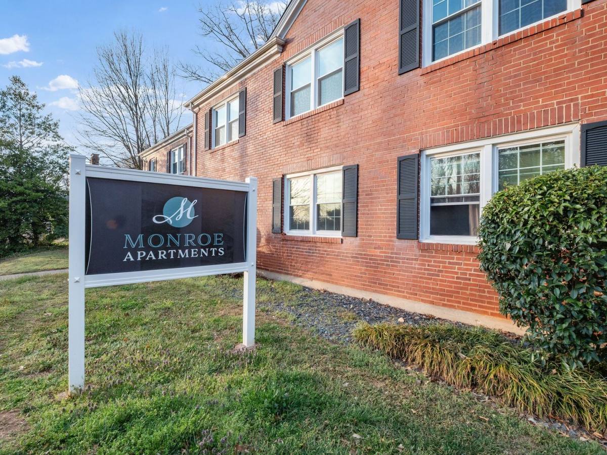 Apartment for rent at 509 Monroe St, Martinsville, VA 24112