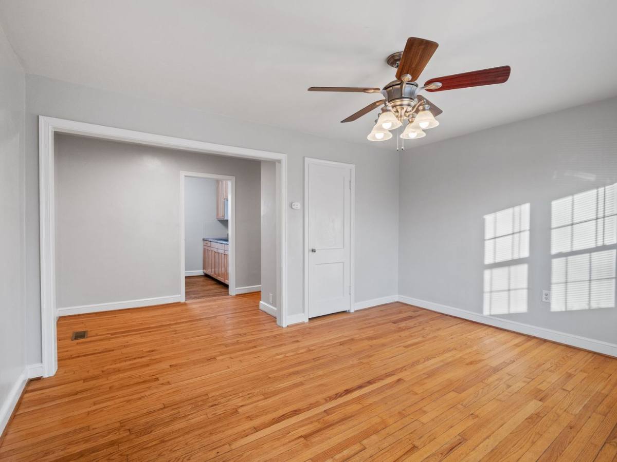 Apartment for rent at 509 Monroe St, Martinsville, VA 24112
