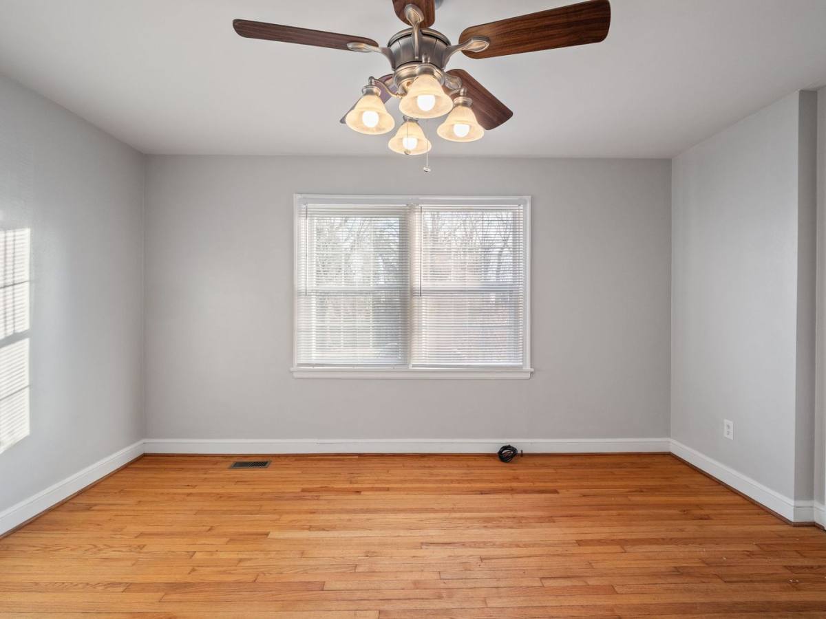 Apartment for rent at 509 Monroe St, Martinsville, VA 24112
