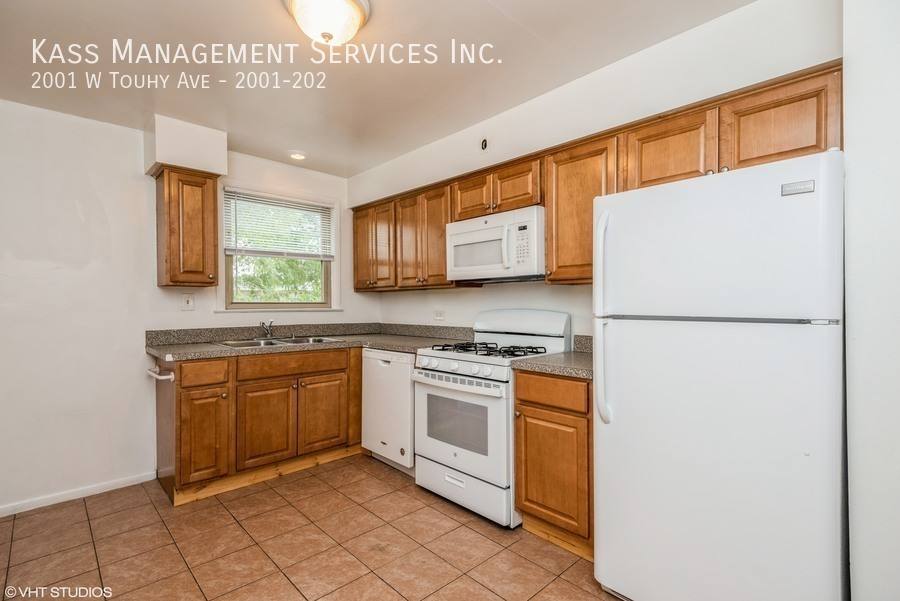Apartment for rent at 2001 W Touhy Ave #202, Chicago, IL 60645