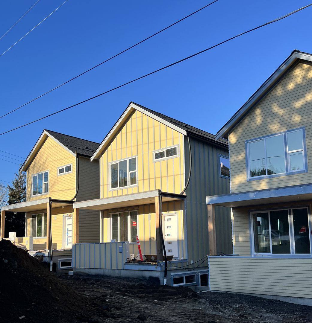 Apartment for rent at 1223-1229 E Laurel St, Bellingham, WA 98229