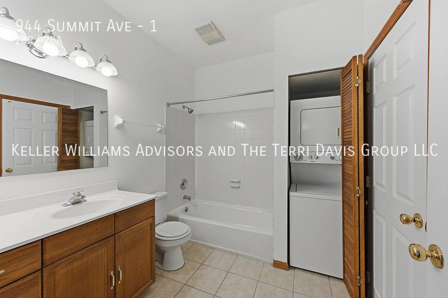 Apartment for rent at 944 Summit Ave #1, Cincinnati, OH 45204
