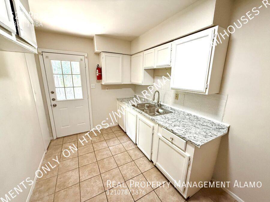Apartment for rent at 520 Prado St #1, San Antonio, TX 78204