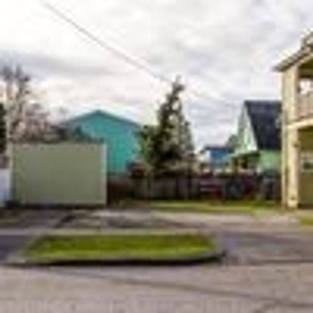 Apartment for rent at 2420 E St, Bellingham, WA 98225