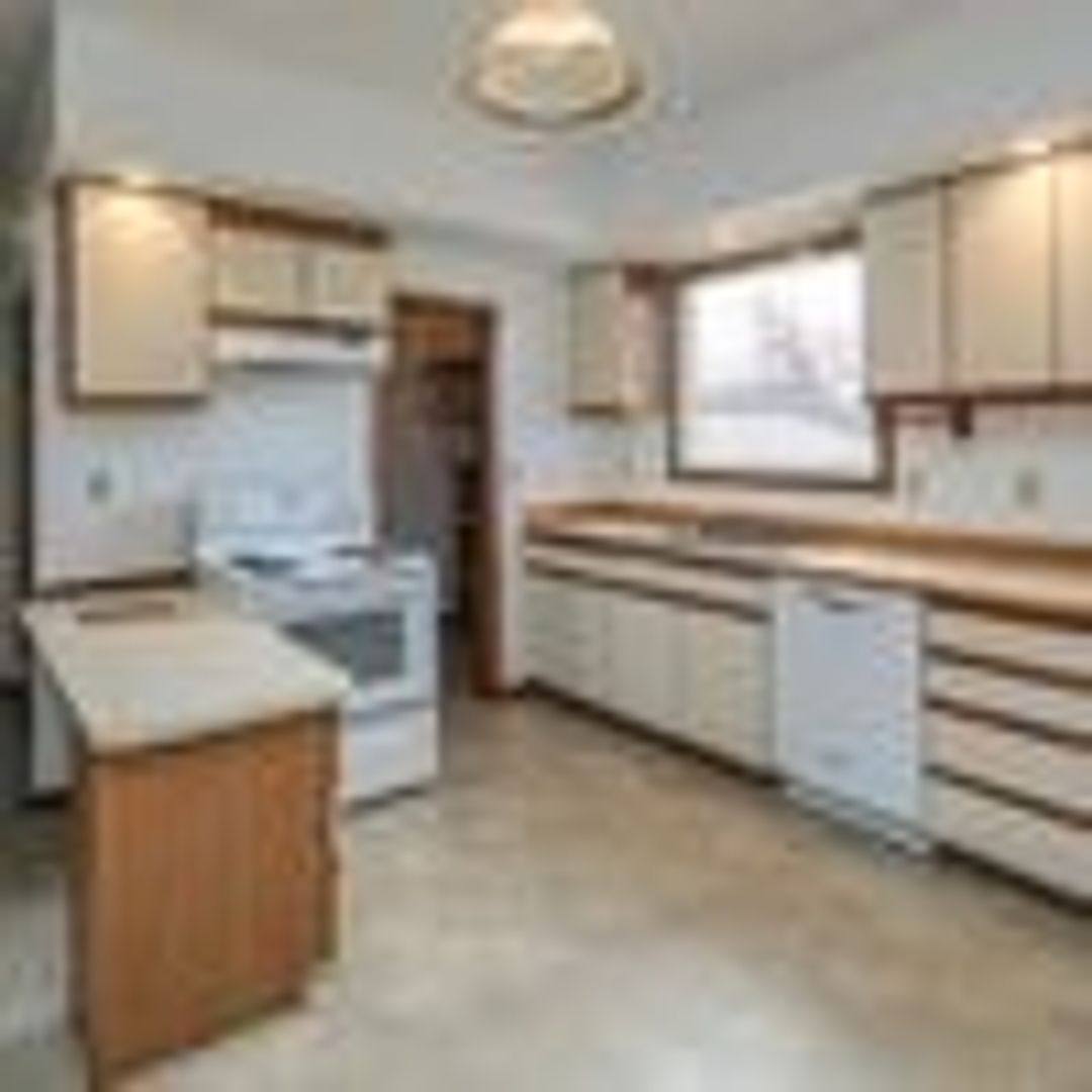 Apartment for rent at 2420 E St, Bellingham, WA 98225