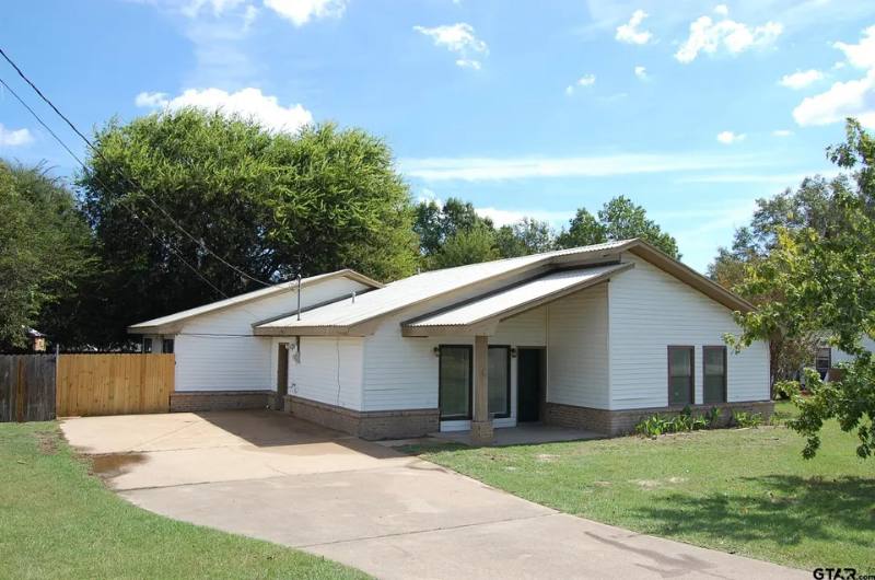 House for rent at 16215 Carole Dr, Whitehouse, TX 75791