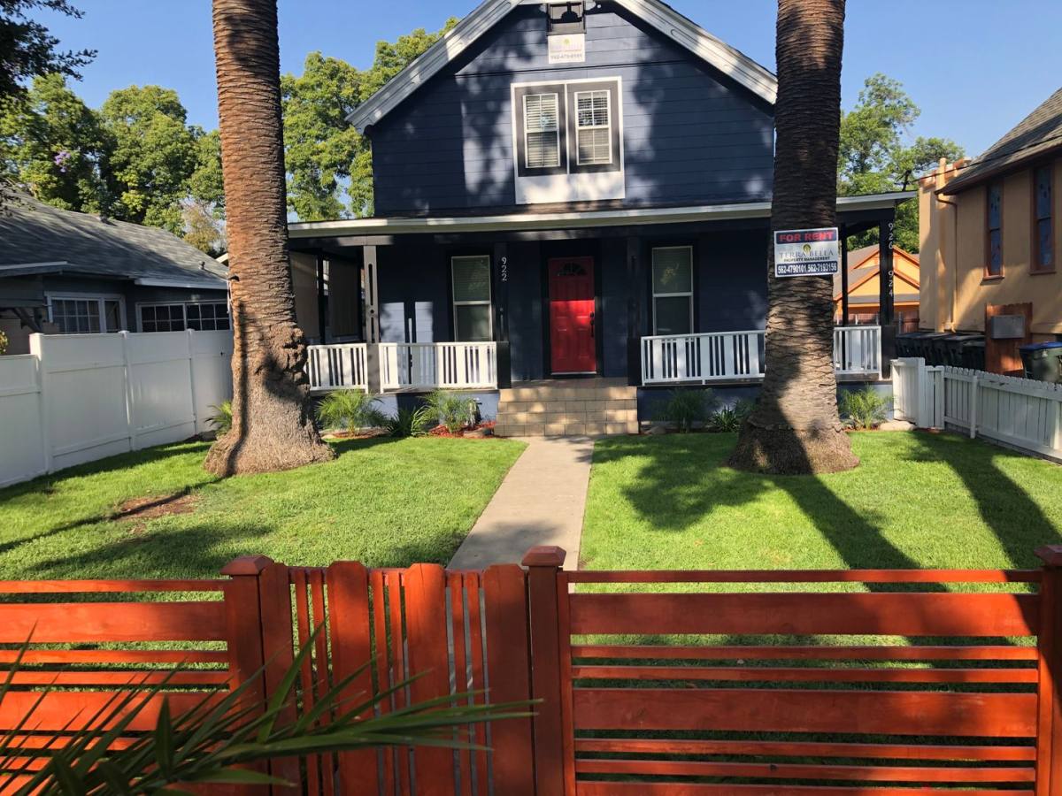 Apartment for rent at 922 N Summit Ave, Pasadena, CA 91103