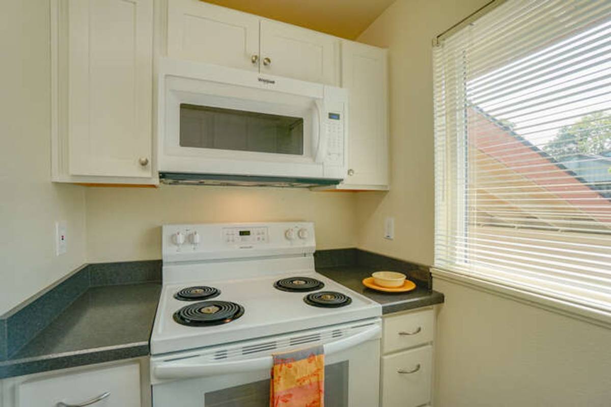 Apartment for rent at 6820 SW Hall Blvd, Beaverton, OR 97008