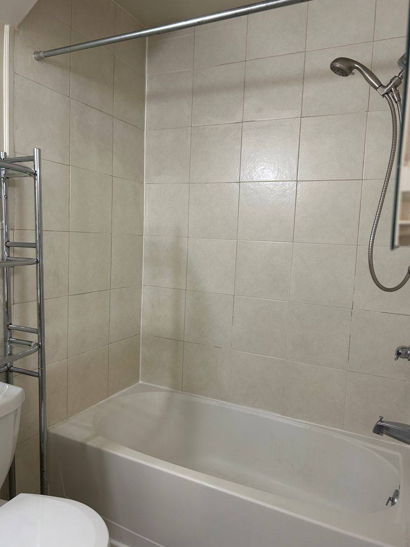 Apartment for rent at 124 College Place, Ypsilanti, MI 48197