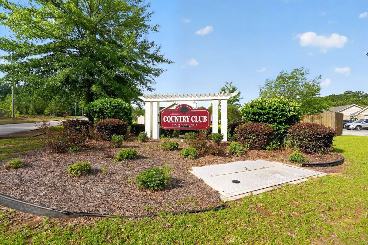 Apartment for rent at 705 Cogle St, Thomasville, AL 36784