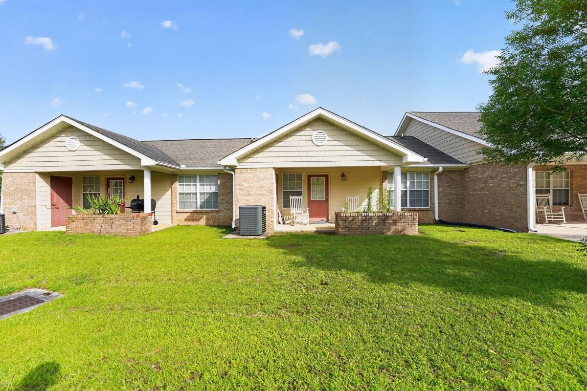 Apartment for rent at 705 Cogle St, Thomasville, AL 36784