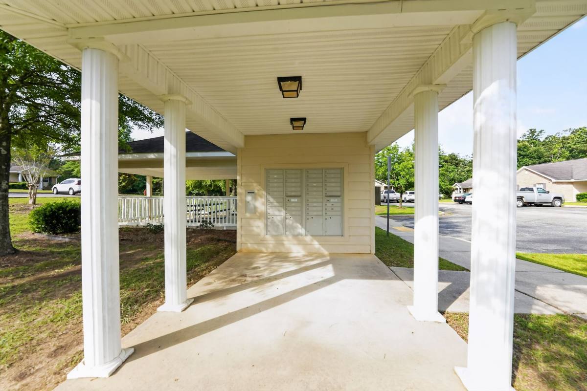 Apartment for rent at 705 Cogle St, Thomasville, AL 36784
