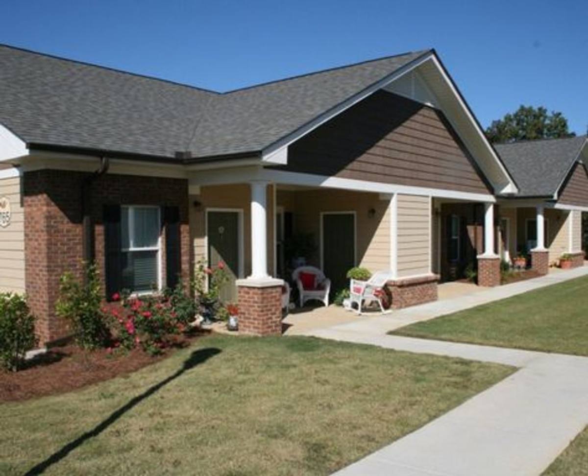 Apartment for rent at 705 Cogle St, Thomasville, AL 36784