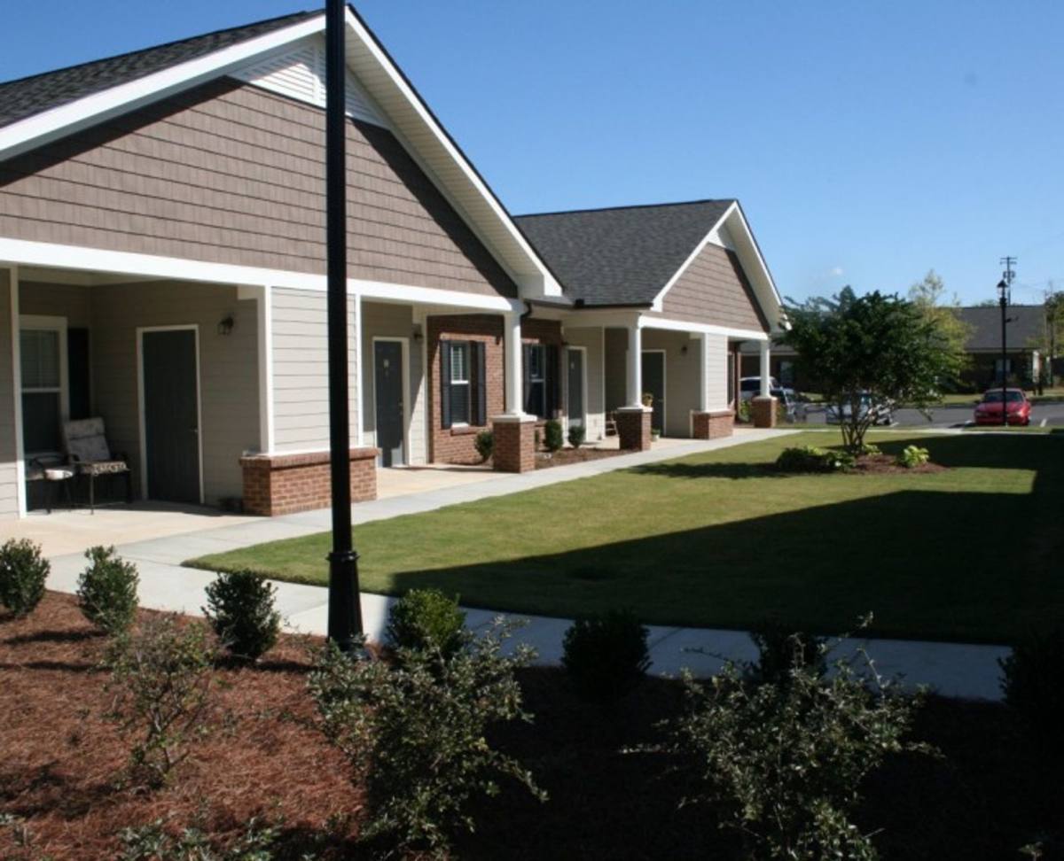 Apartment for rent at 705 Cogle St, Thomasville, AL 36784