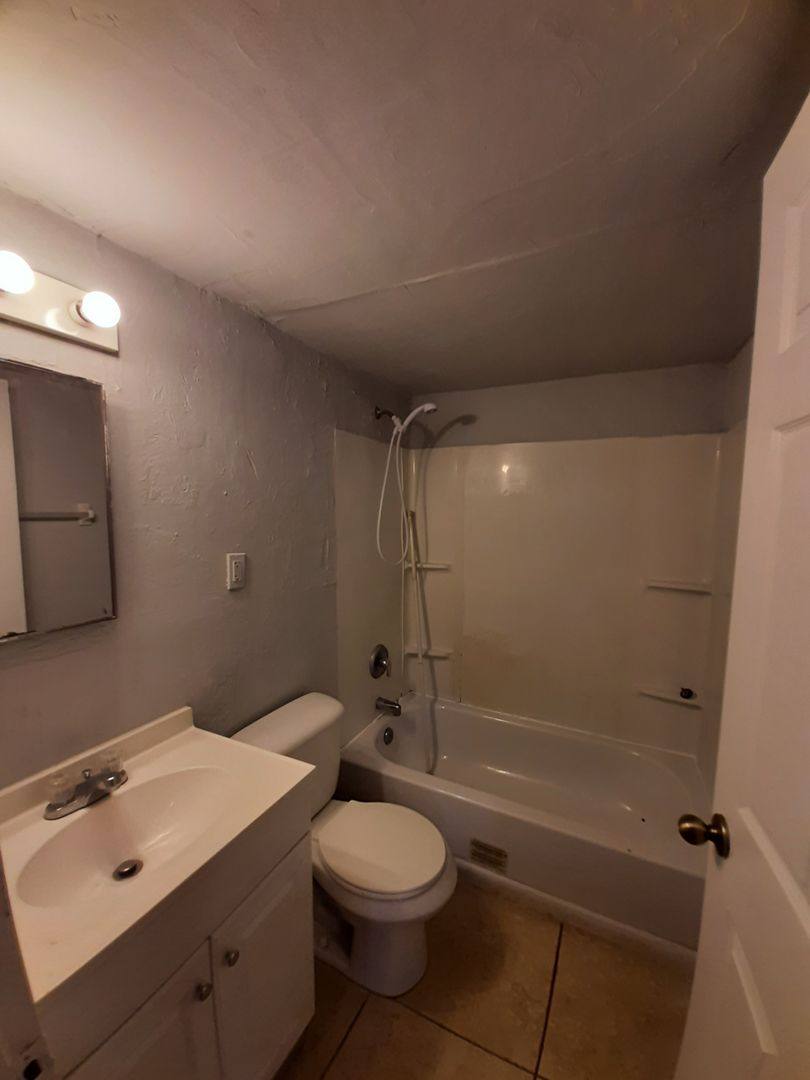 Apartment for rent at 2170-2172 Davis Court, Fort Myers, FL 33916