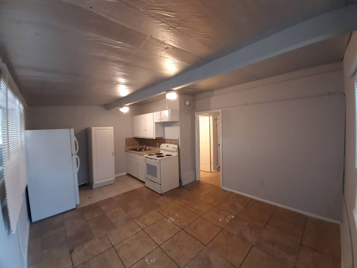 Apartment for rent at 2170-2172 Davis Court, Fort Myers, FL 33916