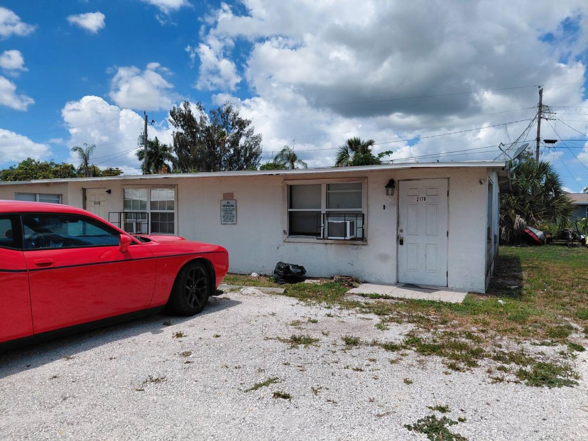 Apartment for rent at 2170-2172 Davis Court, Fort Myers, FL 33916