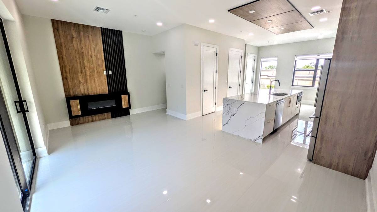 Townhouse for rent at 2194 Fruitville Rd, Sarasota, FL 34237