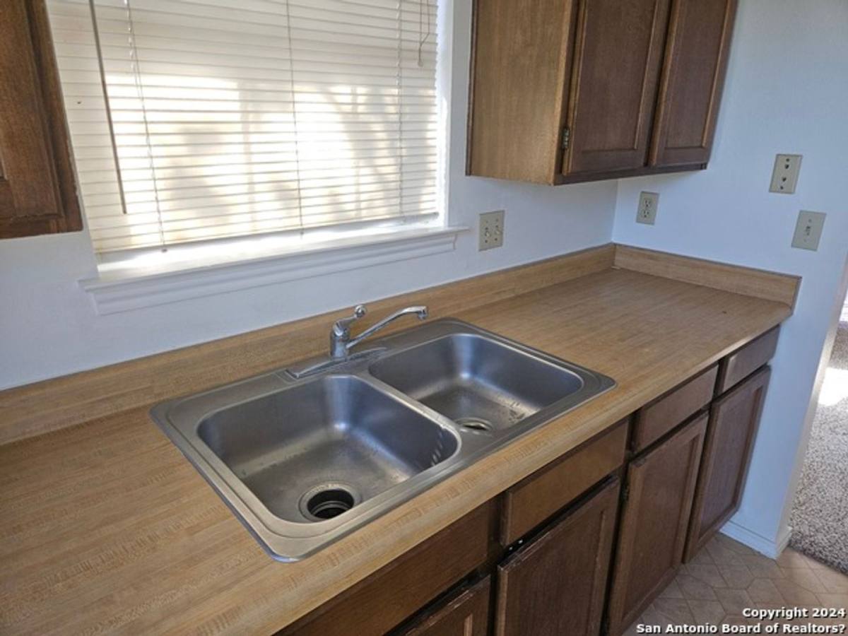 House for rent at 5319 Ashbury Dr, San Antonio, TX 78250