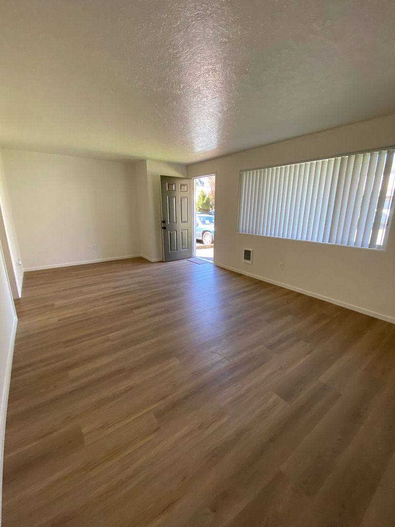 Apartment for rent at 17925 E Burnside St #105, Portland, OR 97233