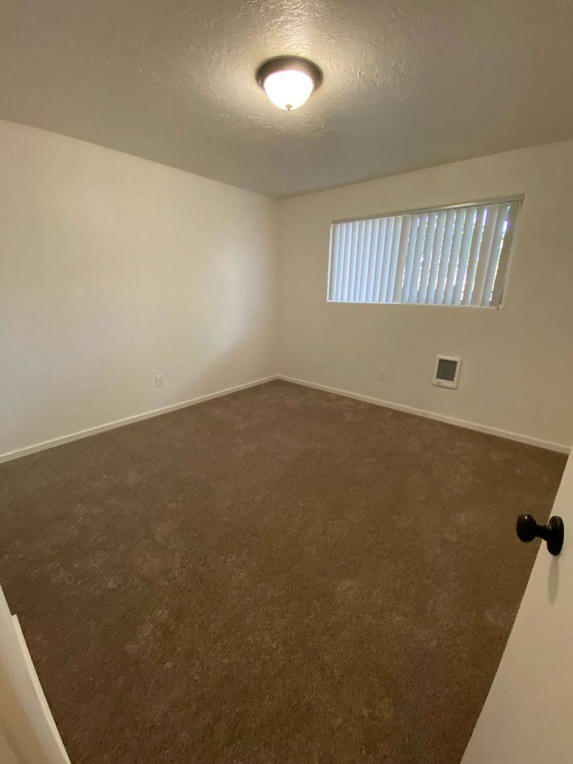 Apartment for rent at 17925 E Burnside St #105, Portland, OR 97233