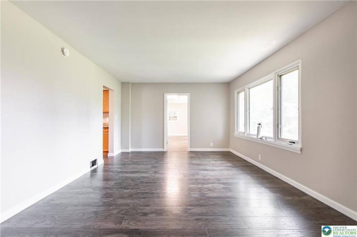 Apartment for rent at 1240 Pembroke Rd, Bethlehem, PA 18017