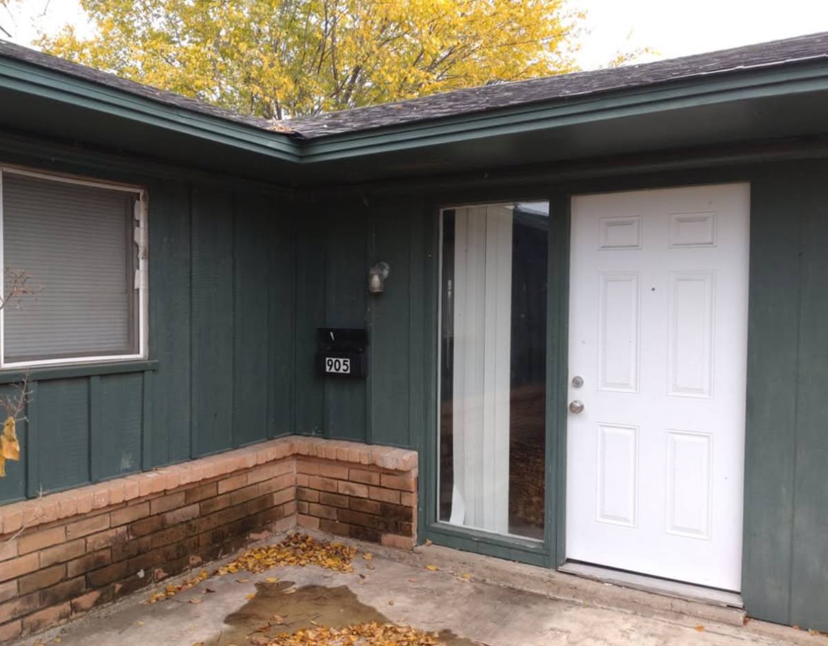 Apartment for rent at 905 Redbird Dr, Irving, TX 75061